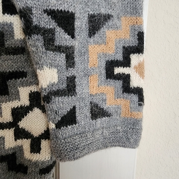 From the Andes 100% Wool Women's Cardigan Medium Gray Geometric Intarsia Knit - Picture 8 of 11